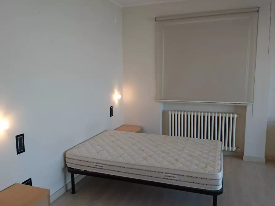 Immagine 9 di Locale commerciale in vendita  a Lapedona