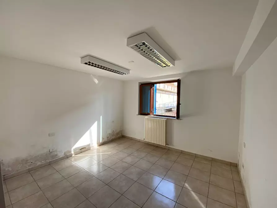 Immagine 6 di Locale commerciale in vendita  a Porto San Giorgio