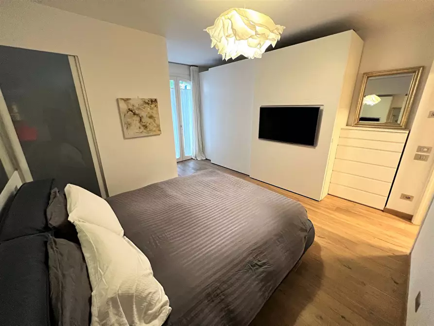 Immagine 12 di Casa indipendente in vendita  a Porto San Giorgio