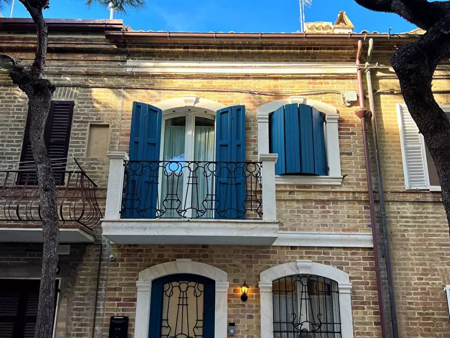 Immagine 36 di Casa indipendente in vendita  a Porto San Giorgio