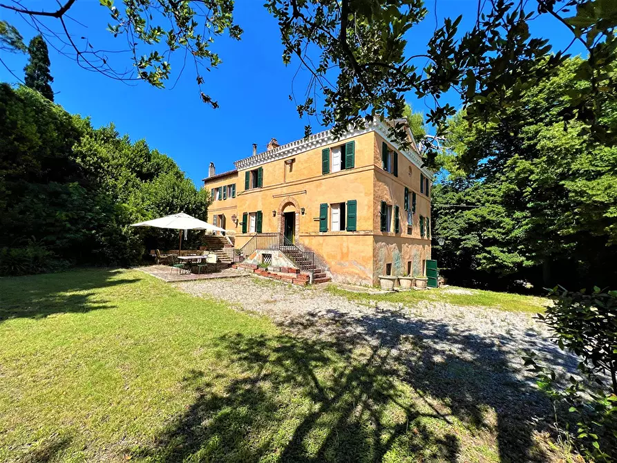 Immagine 1 di Villa in vendita  snc a Fermo