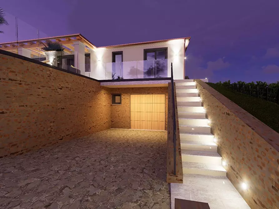 Immagine 9 di Rustico / casale in vendita  a Fermo