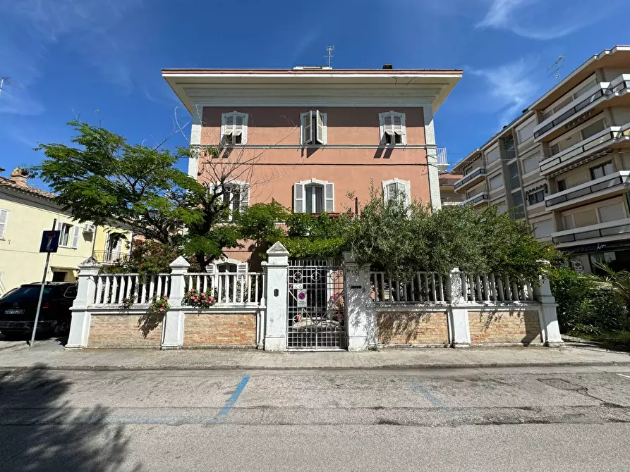 Immagine 1 di Villa in vendita  snc a Porto San Giorgio