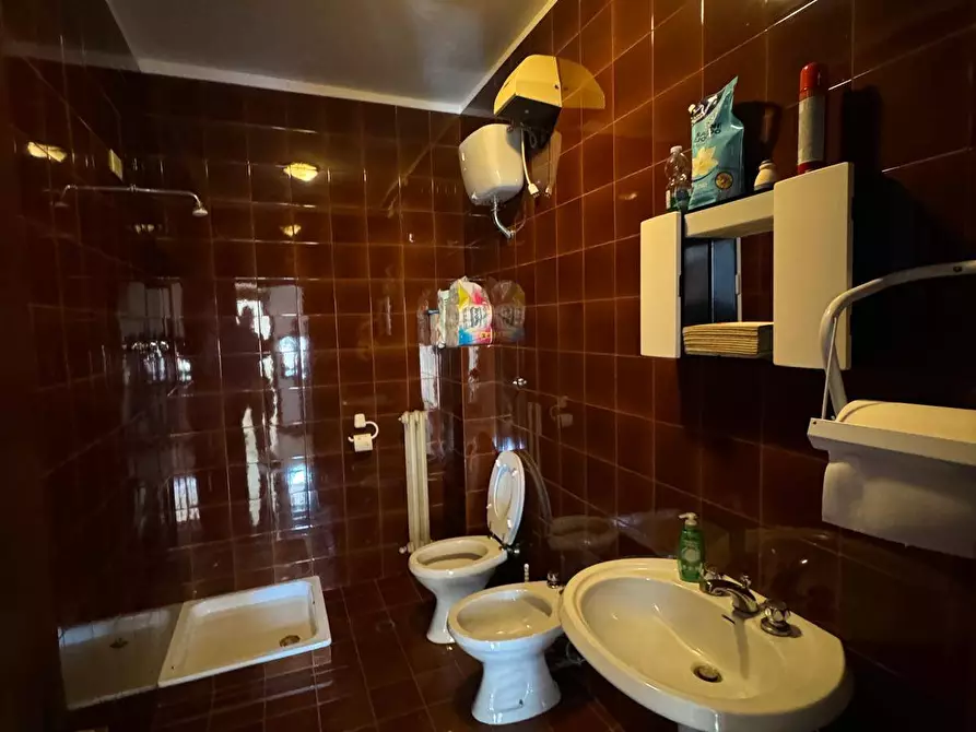 Immagine 7 di Locale commerciale in vendita  in Via Respighi snc a Fermo