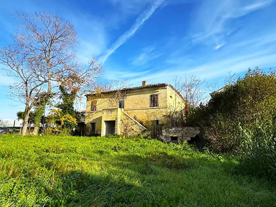 Immagine 1 di Rustico / casale in vendita  a Montegranaro