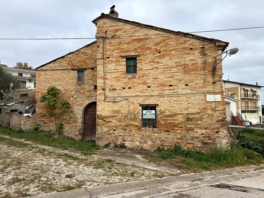 Immagine 1 di Rustico / casale in vendita  17 a Monterubbiano
