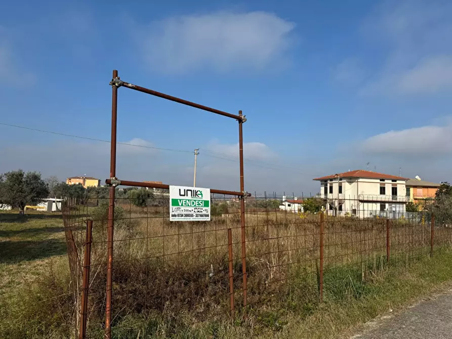 Immagine 2 di Terreno residenziale in vendita  snc a Fermo