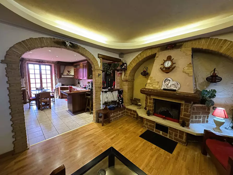 Immagine 8 di Rustico / casale in vendita  a Lapedona