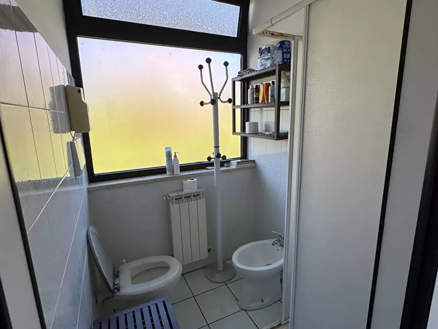 Immagine 13 di Locale commerciale in vendita  snc a Porto San Giorgio