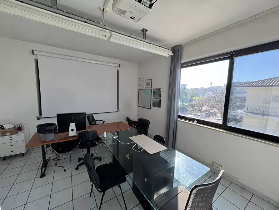 Immagine 11 di Locale commerciale in affitto  snc a Porto San Giorgio