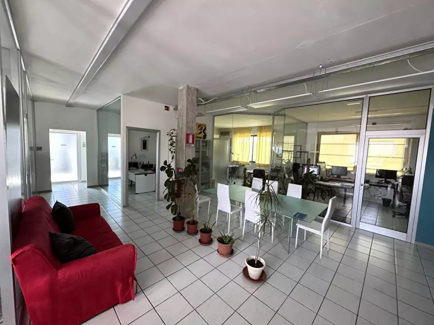 Immagine 7 di Locale commerciale in affitto  snc a Porto San Giorgio