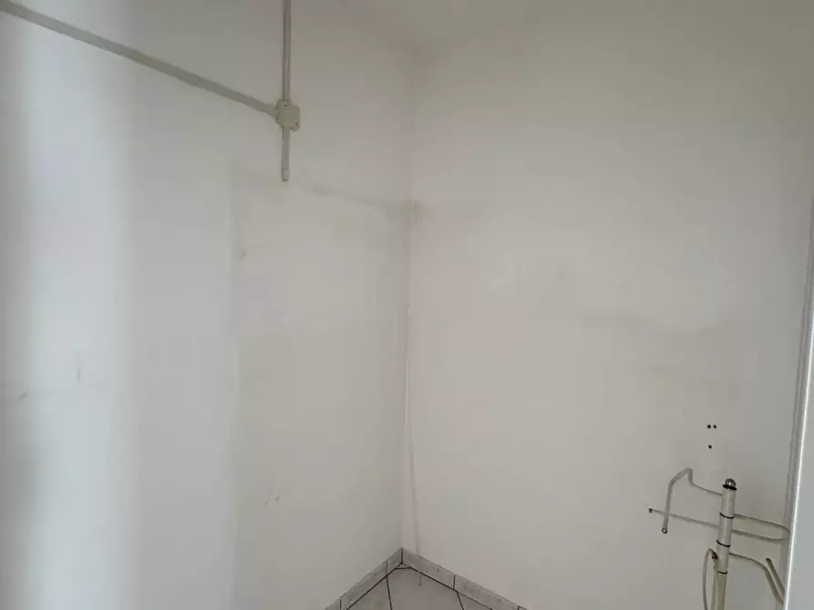 Immagine 7 di Locale commerciale in affitto  snc a Fermo