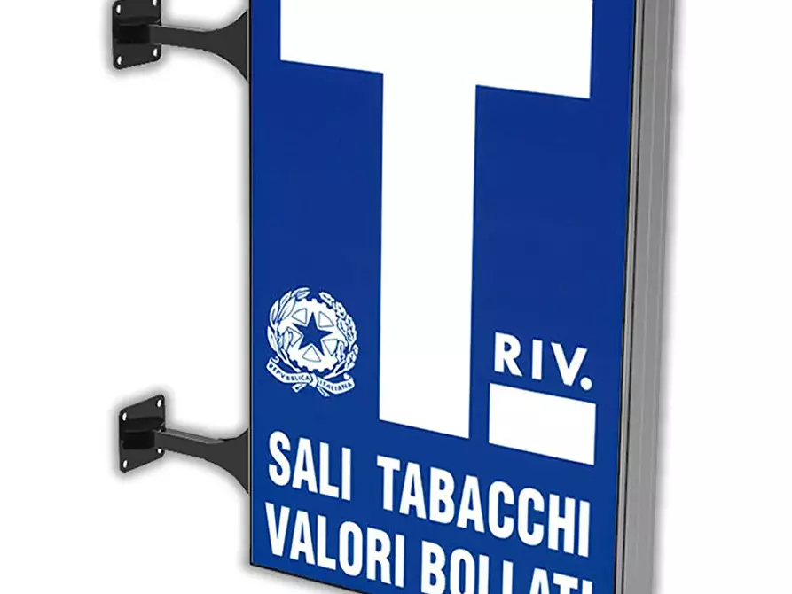 Immagine 1 di Attività commerciale in vendita  a Fermo