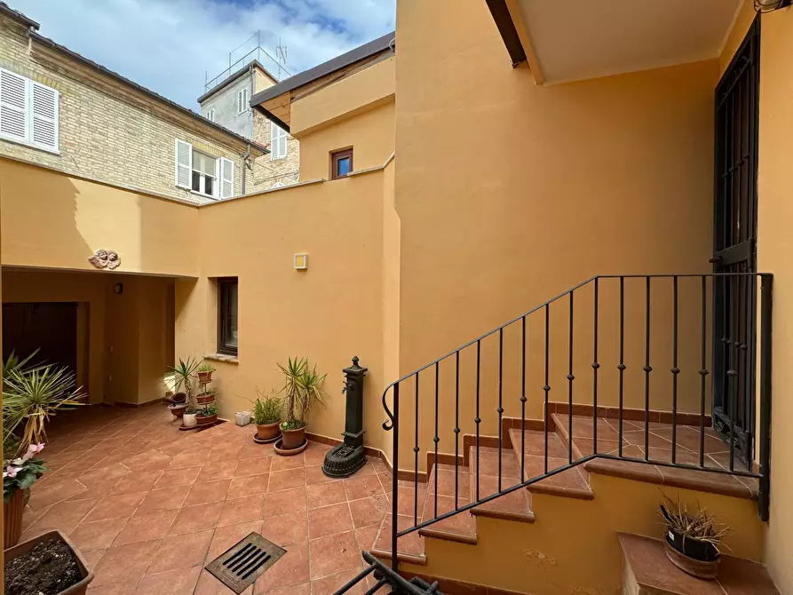 Immagine 8 di Casa indipendente in vendita  snc a Fermo