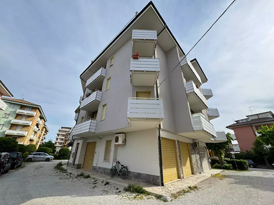 Immagine 23 di Appartamento in vendita  snc a Porto San Giorgio