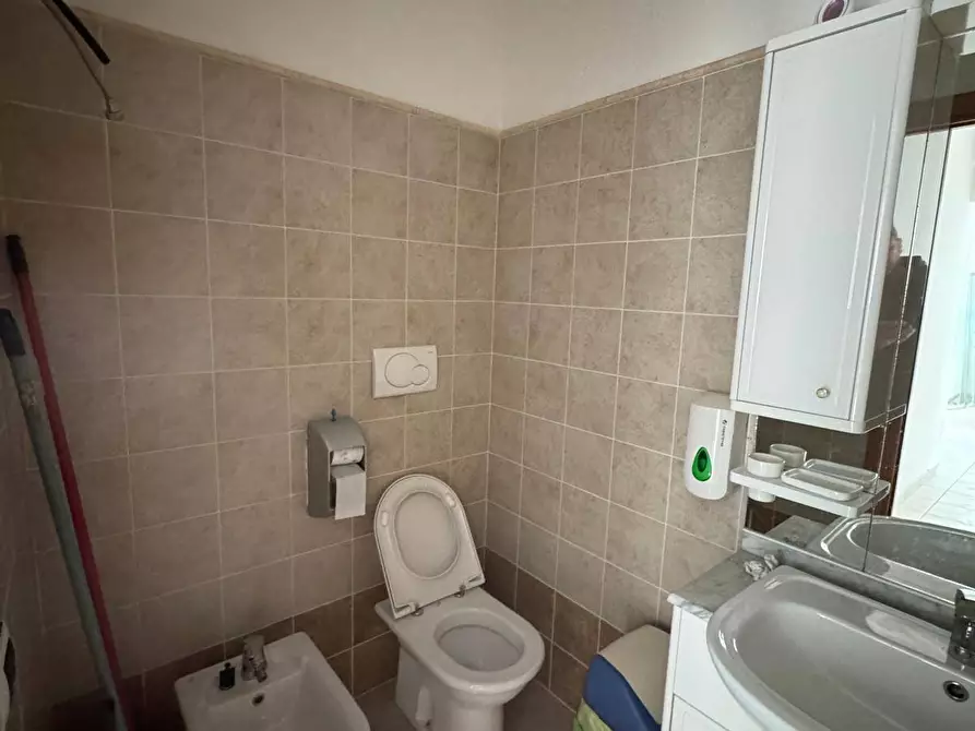 Immagine 8 di Locale commerciale in vendita  snc a Altidona