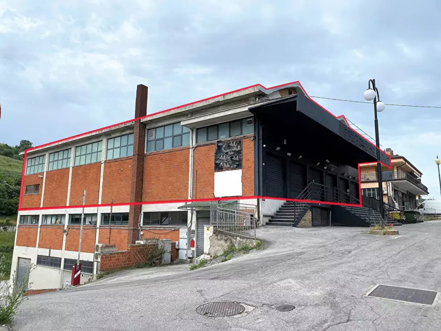 Immagine 2 di Locale commerciale in vendita  snc a Porto San Giorgio