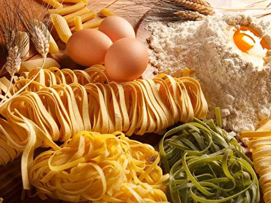 Immagine 1 di Attività commerciale in vendita  a Fermo