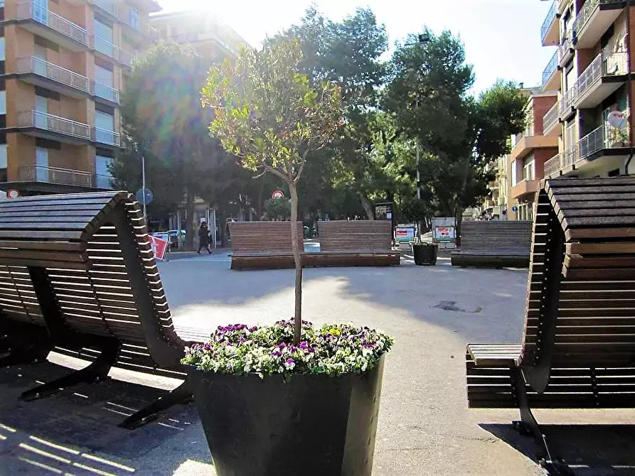 Immagine 6 di Locale commerciale in vendita  snc a Porto San Giorgio