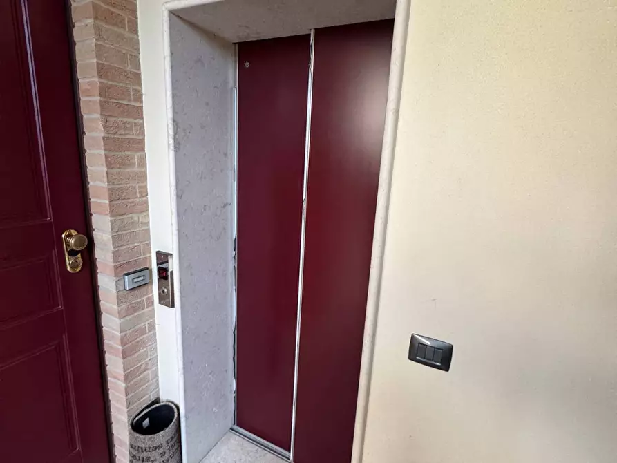 Immagine 18 di Appartamento in vendita  snc a Fermo