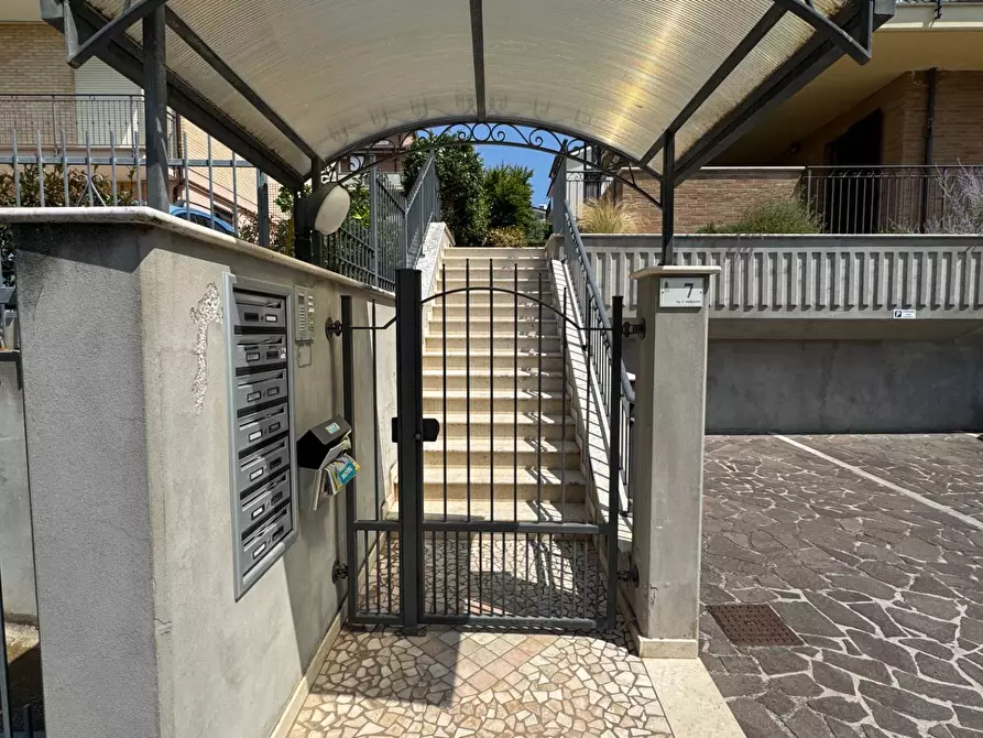 Immagine 22 di Appartamento in vendita  snc a Fermo