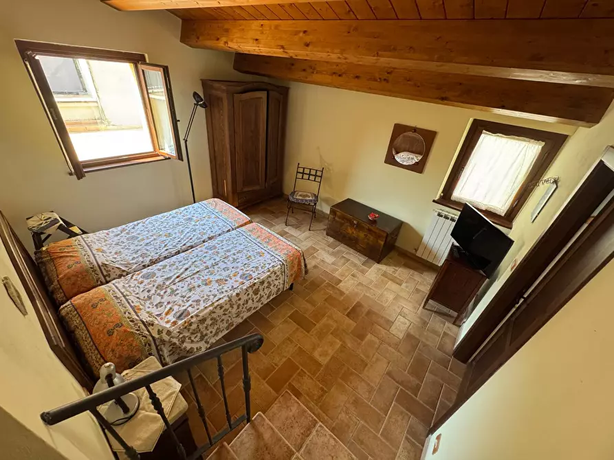 Immagine 13 di Villa in vendita  28 a Amandola