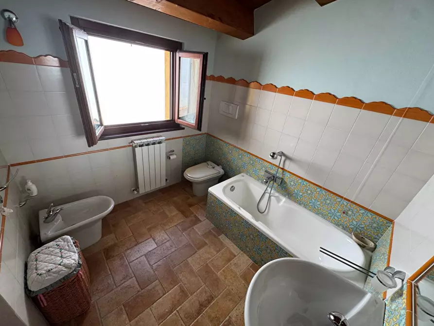 Immagine 16 di Villa in vendita  28 a Amandola