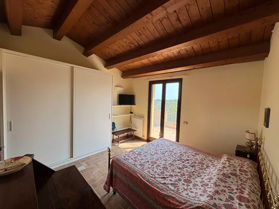 Immagine 18 di Villa in vendita  28 a Amandola