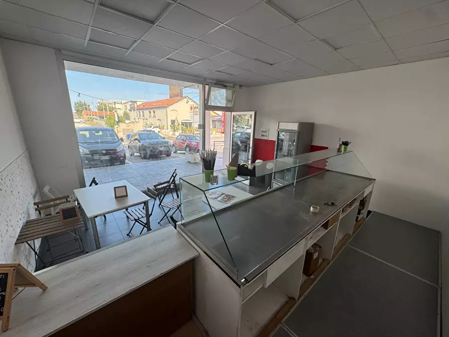 Immagine 2 di Locale commerciale in affitto  49 a Civitanova Marche
