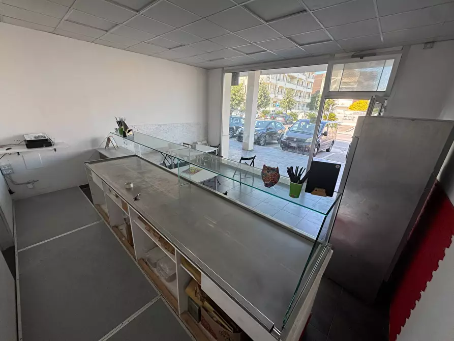 Immagine 4 di Locale commerciale in affitto  49 a Civitanova Marche