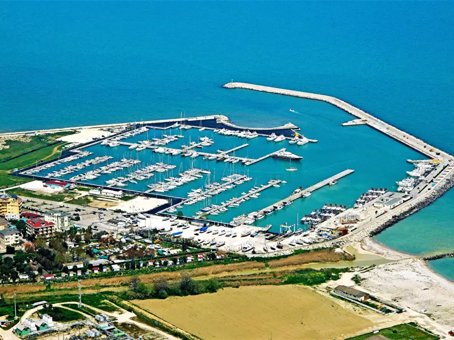 Immagine 2 di Box auto in vendita  snc a Porto San Giorgio