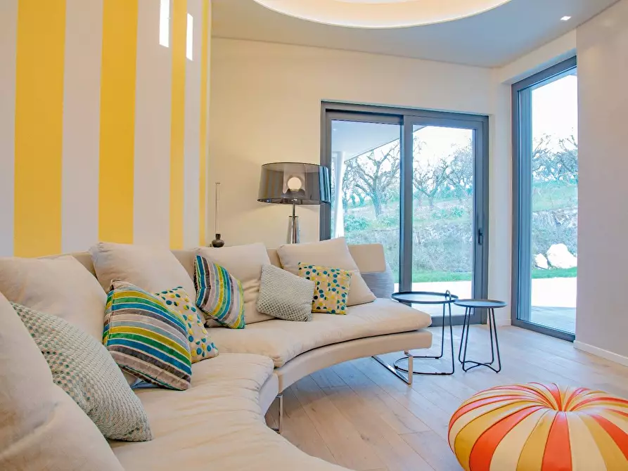 Immagine 5 di Villa in vendita  snc a Fermo