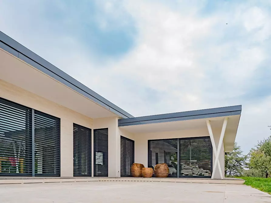 Immagine 18 di Villa in vendita  snc a Fermo