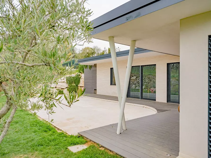 Immagine 3 di Villa in vendita  snc a Fermo