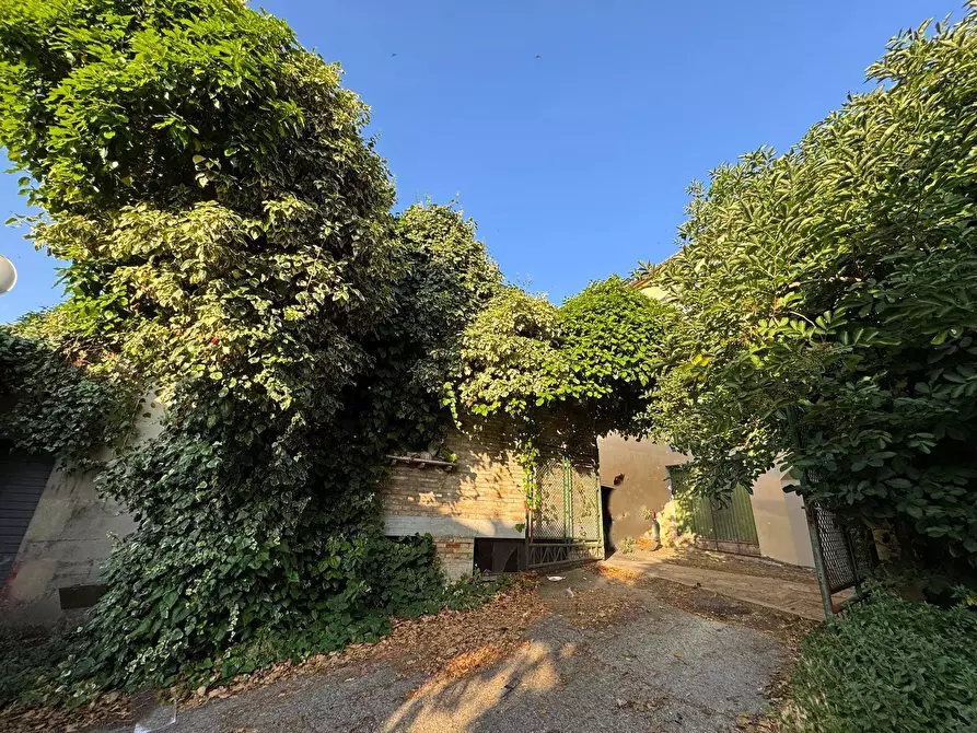 Immagine 8 di Casa indipendente in vendita  snc a Fermo