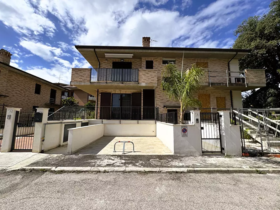 Immagine 2 di Casa indipendente in vendita  snc a Fermo