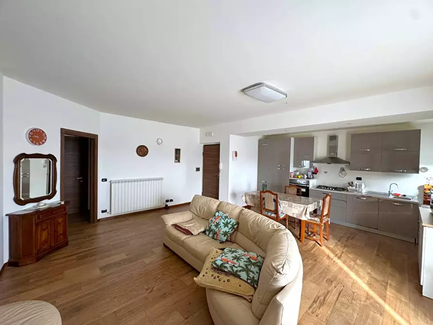 Immagine 1 di Appartamento in vendita  snc a Santa Vittoria In Matenano