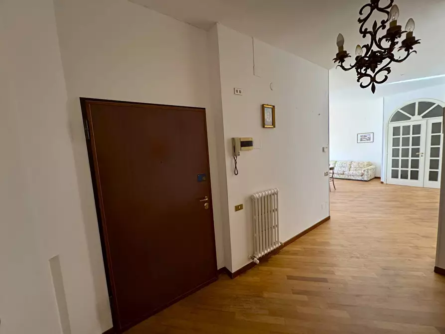 Immagine 10 di Appartamento in vendita  snc a Sant'elpidio A Mare