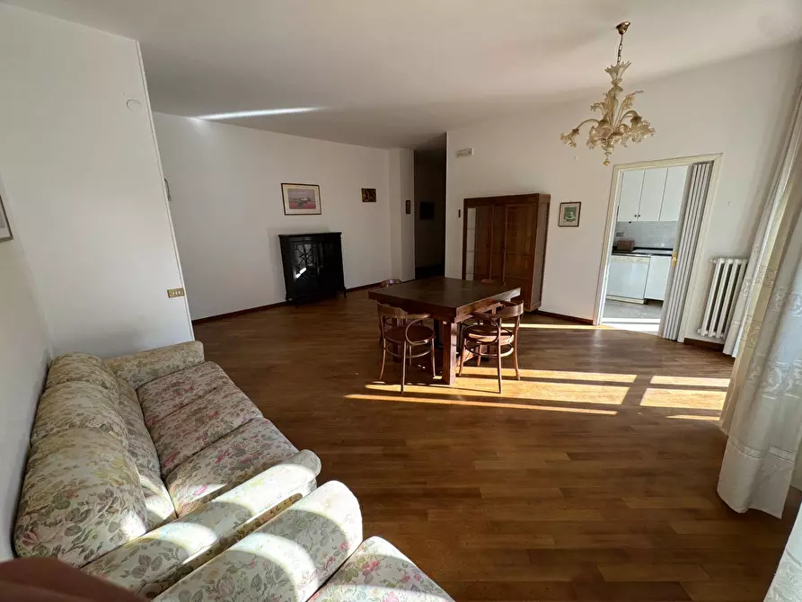 Immagine 5 di Appartamento in vendita  snc a Sant'elpidio A Mare