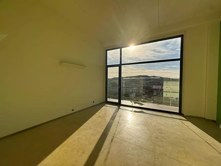 Immagine 3 di Locale commerciale in affitto  a Fermo