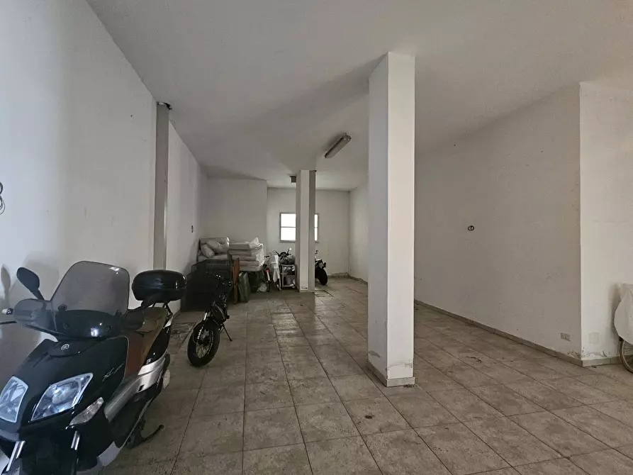 Immagine 2 di Box auto in vendita  snc a Fermo