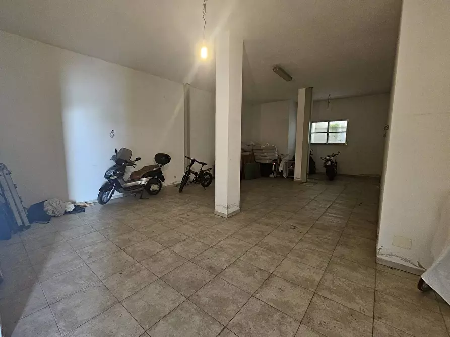 Immagine 1 di Box auto in vendita  snc a Fermo