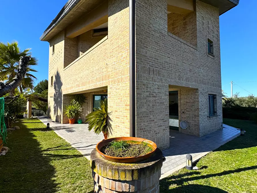 Immagine 4 di Villa in vendita  in via Luigi Einaudi a Grottazzolina