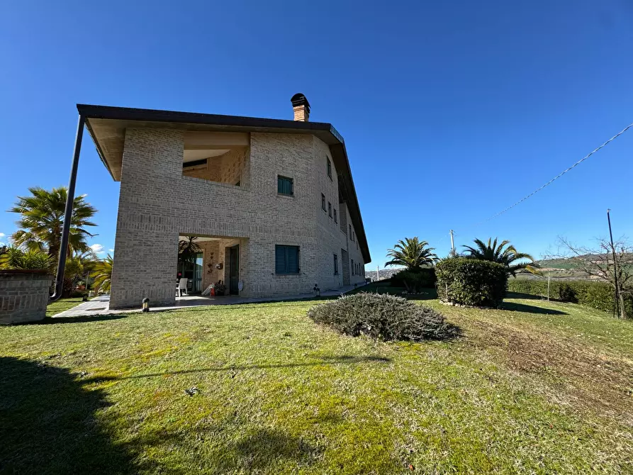 Immagine 5 di Villa in vendita  in via Luigi Einaudi a Grottazzolina