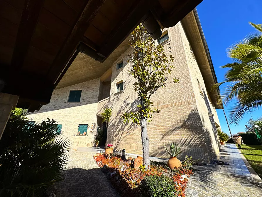 Immagine 6 di Villa in vendita  in via Luigi Einaudi a Grottazzolina