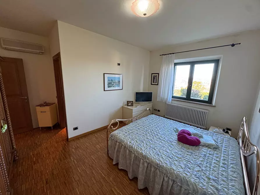 Immagine 15 di Villa in vendita  in via Luigi Einaudi a Grottazzolina