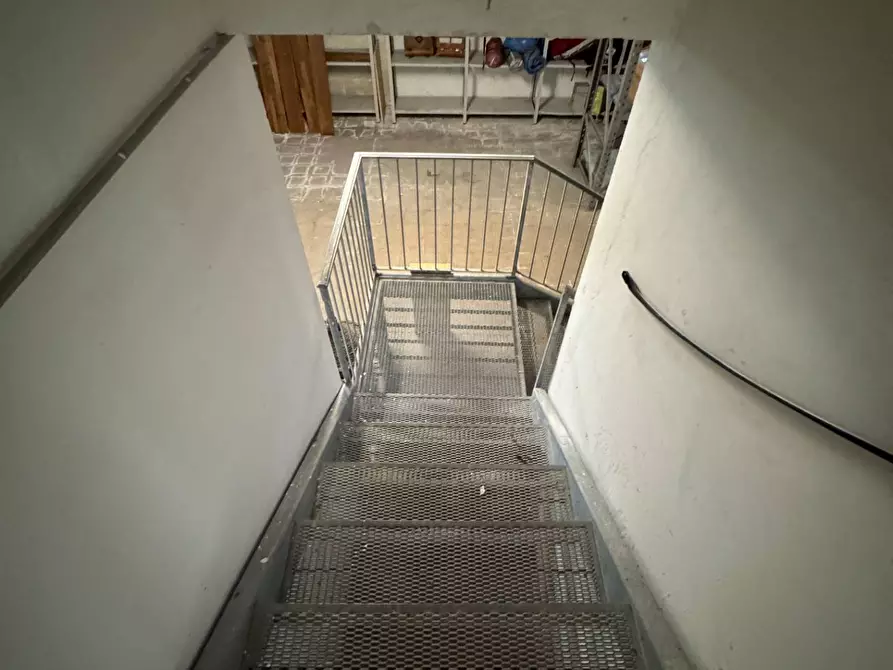 Immagine 18 di Locale commerciale in vendita  in via Pò a Fermo