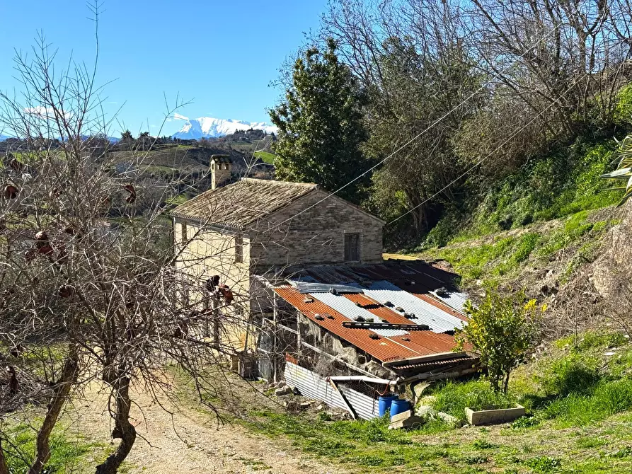 Immagine 1 di Rustico / casale in vendita  in Contrada San Marco snc a Ponzano Di Fermo