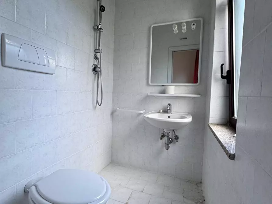 Immagine 9 di Casa indipendente in vendita  in Piazza Mario Cifola snc a Montottone