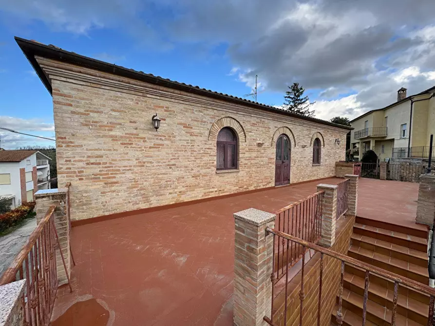 Immagine 1 di Casa indipendente in vendita  in Piazza Mario Cifola snc a Montottone